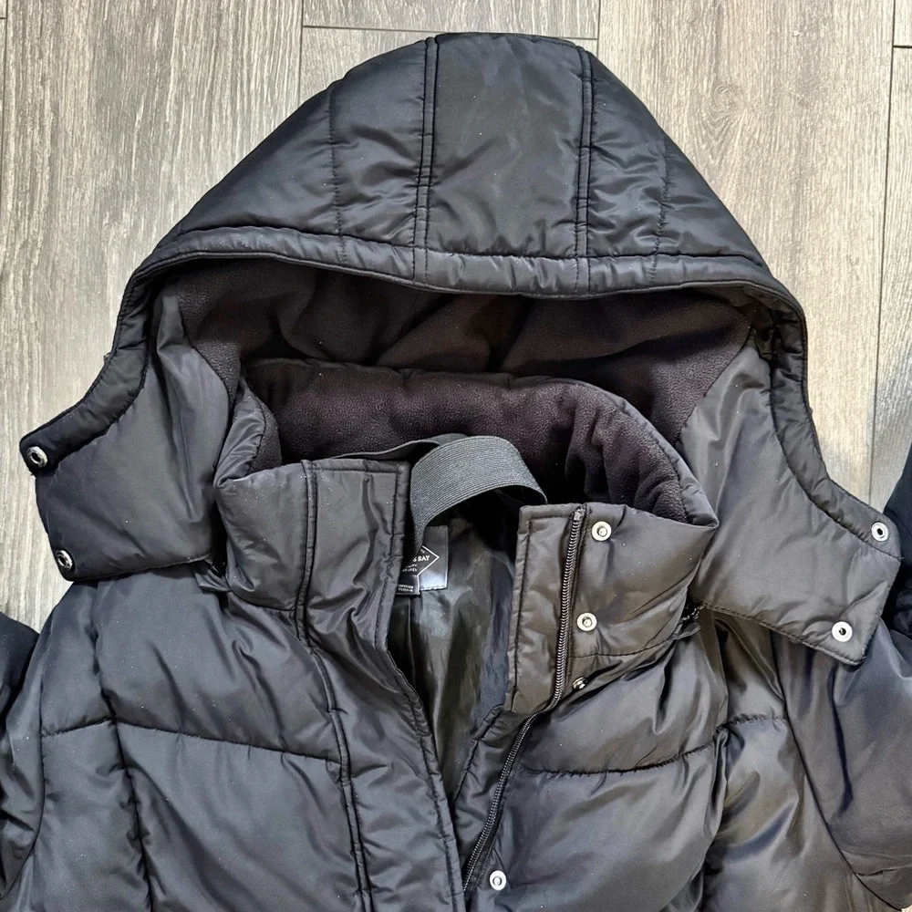 St. John bay heavy Women's Black Quilted very Long Coat elastic straps inside - Picture 4 of 7